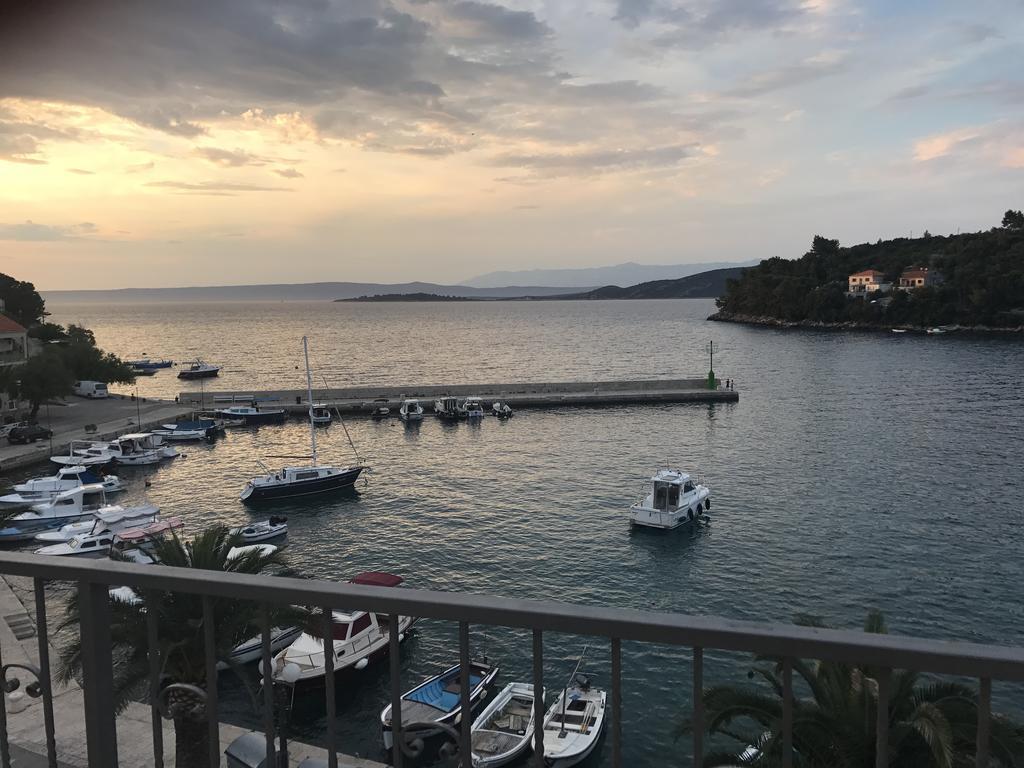 Divna Apartments And Rooms Račišće Zewnętrze zdjęcie