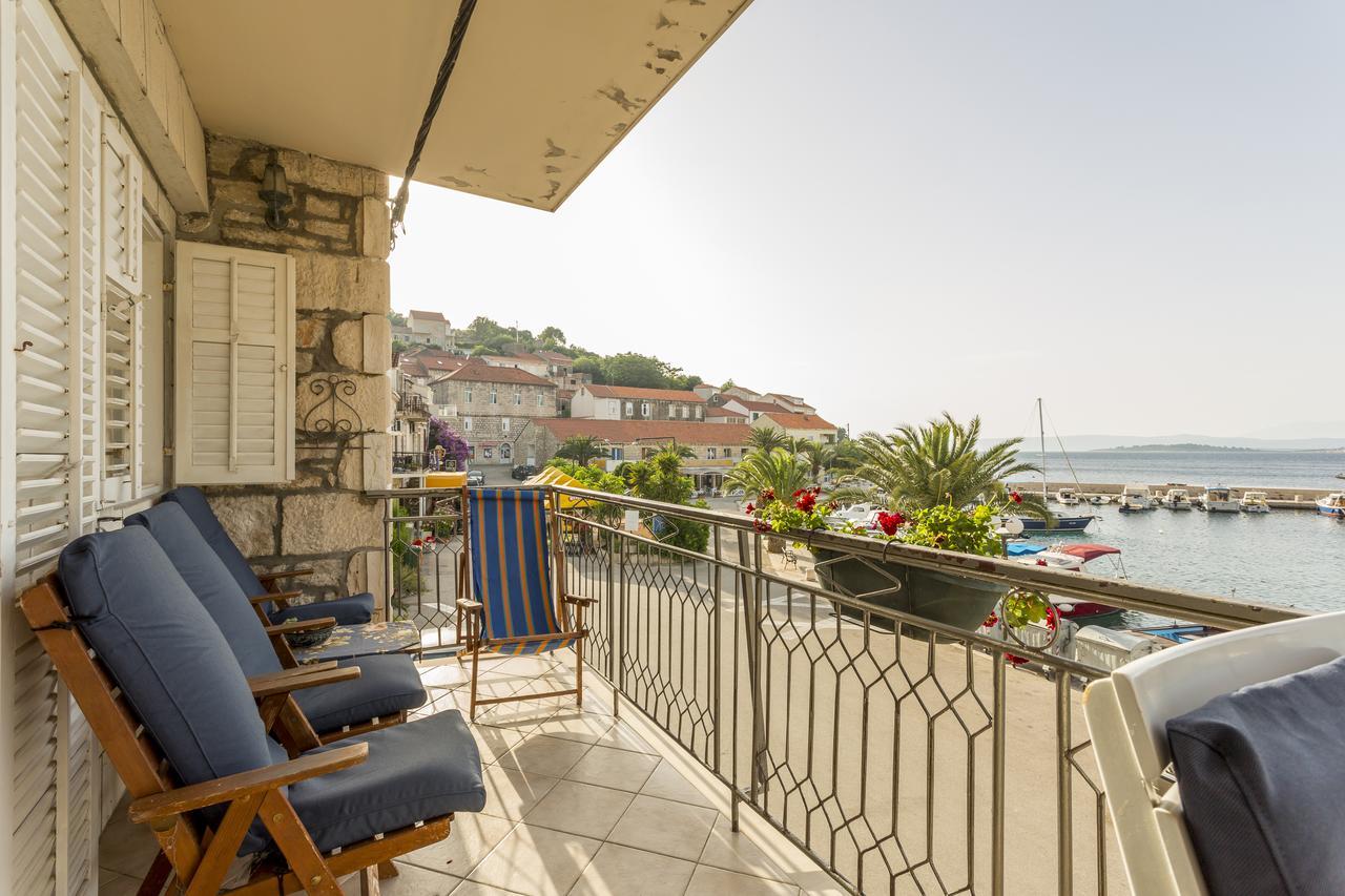 Divna Apartments And Rooms Račišće Zewnętrze zdjęcie